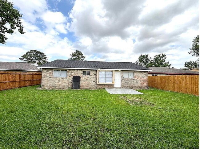 Building Photo - 5442 Castlecreek Ln