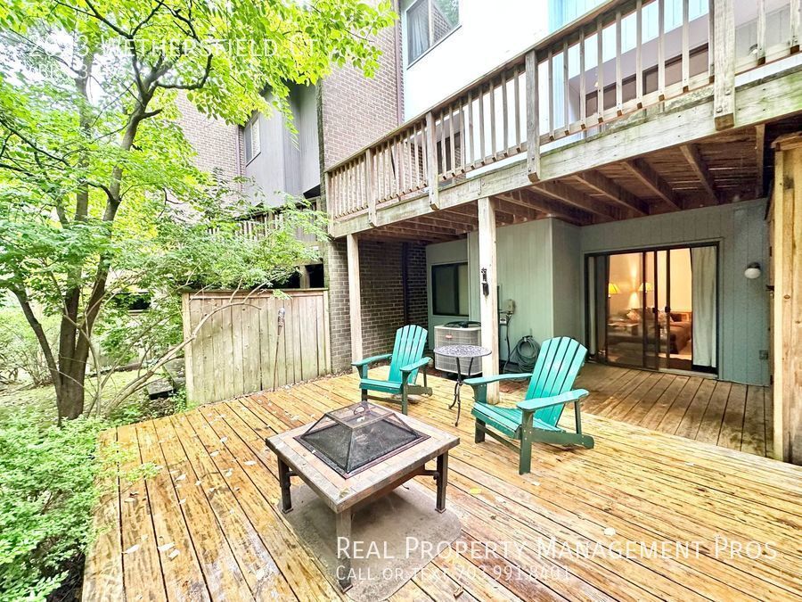Stunning & Secluded Reston Townhouse Walk... Townhouse for Rent in