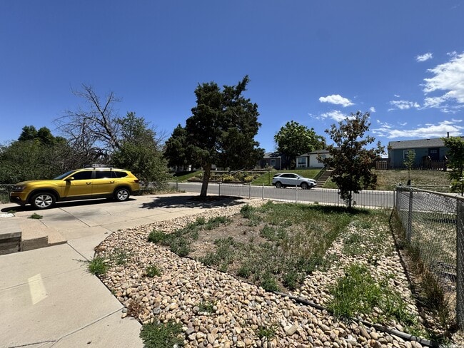 Building Photo - 2745 W Archer Pl