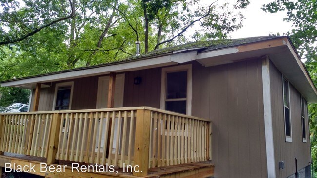 Building Photo - 2 br, 1 bath House - 23 Blalock Ave.