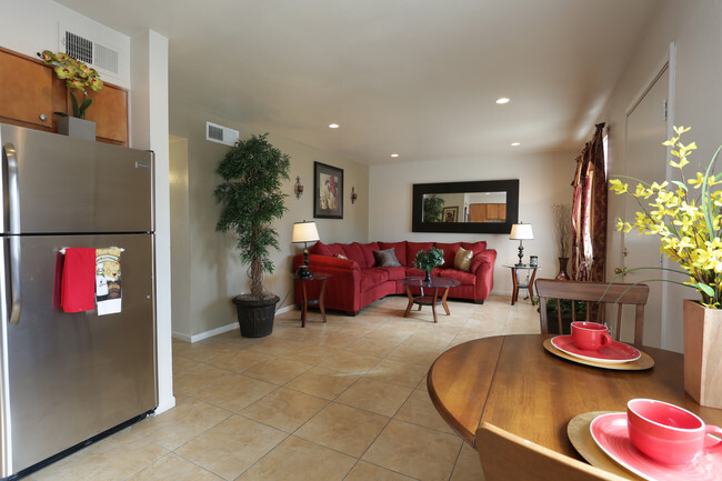 Camelback - 2BR, 1.5BA - Camelback Courtyard