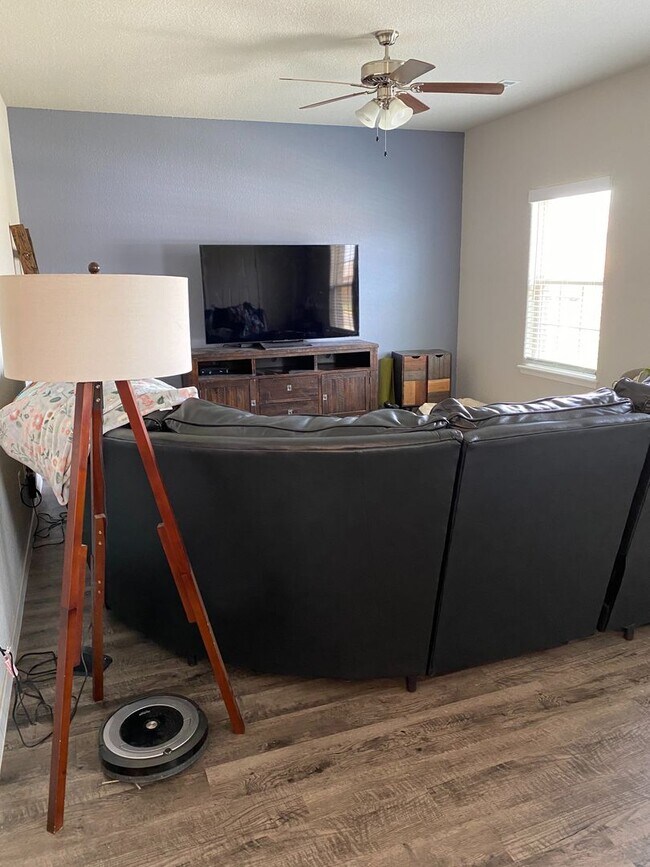Building Photo - 3 Bedroom Home for Rent in Bentonville! $3...