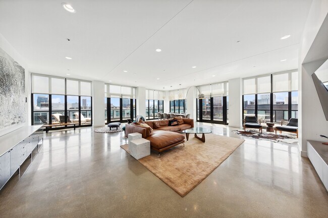 Foto del edificio - 900 W Washington Blvd