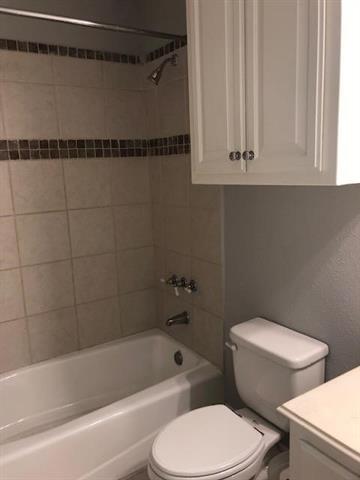 Foto del edificio - 5711 Lewis St
