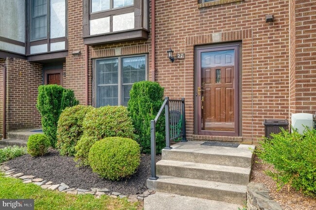 Building Photo - 27 Faraday Dr