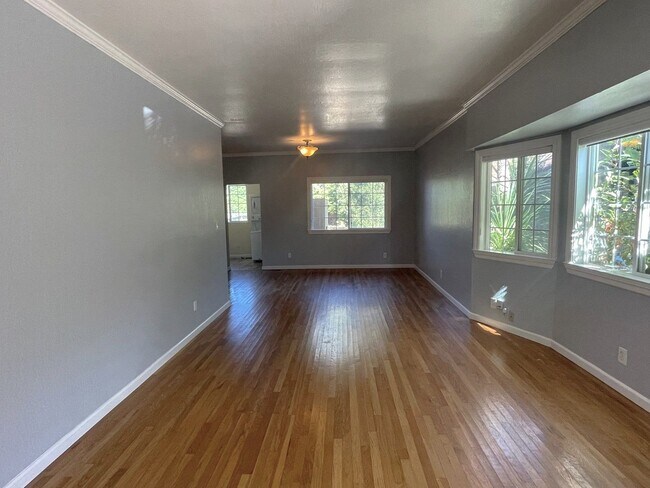 Foto del edificio - ~Berkeley School District~ Single Family Home - Huge Backyard!