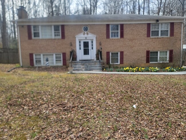 Building Photo - 103 Wintergreen Ln