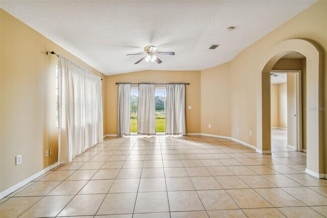 Foto del edificio - 7956 Carriage Pointe Dr