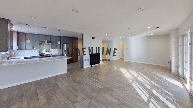 Building Photo - Coming Soon: Remodeled 4Bd 2Ba Home in Fou...