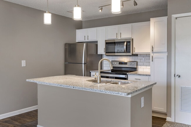 Building Photo - Avenue at Harbison