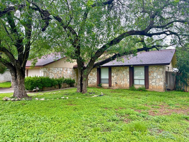 Foto del edificio - Beautiful 3 Bedroom Home in San Pedro Hills Near NEISD Schools