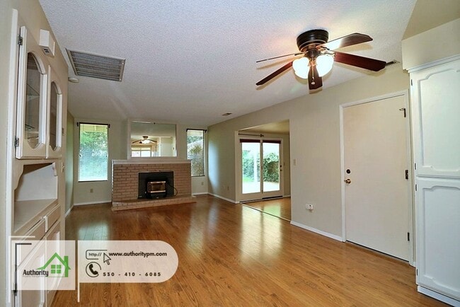 Building Photo - 1807 Del Mar Ave