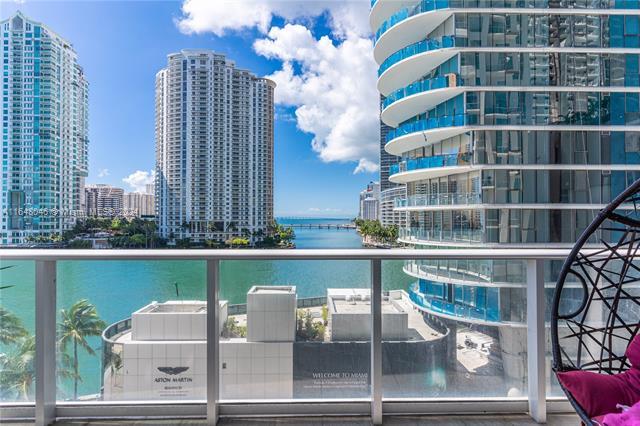 Foto principal - 300 S Biscayne Blvd