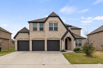 Building Photo - 1600 Lake Grove Dr