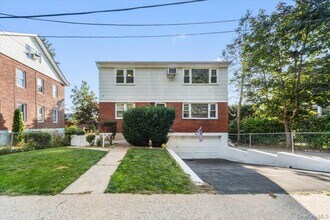 Building Photo - 105 Hillview Ave