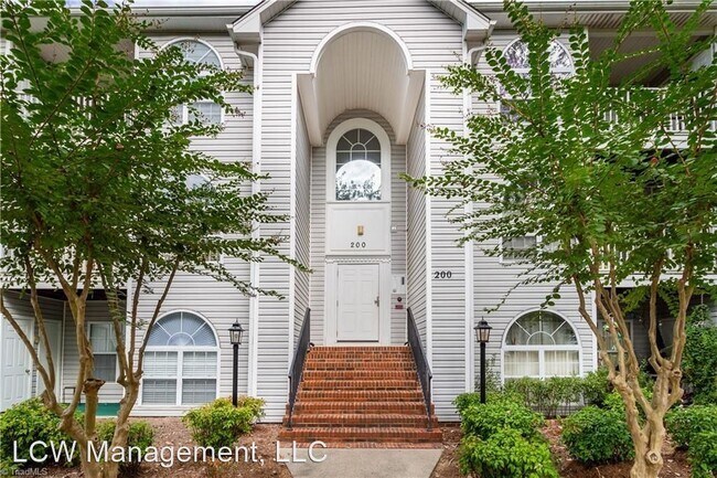 Building Photo - 2 br, 2 bath House - 223 Quietwood Drive