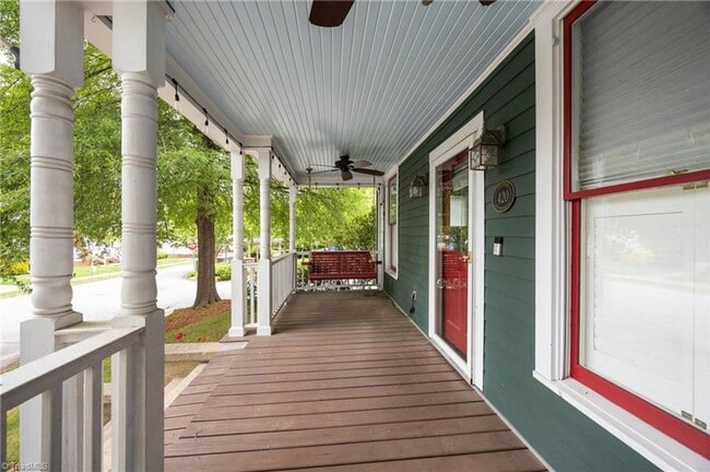 Building Photo - Stunning 4 Bedroom in Downtown Greensboro ...