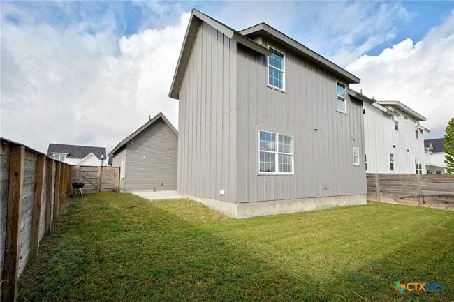 Building Photo - 421 Constance Dr