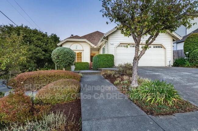 Building Photo - 1160 Birch Dr