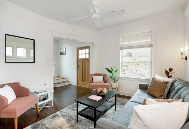 Building Photo - 5919 NE 10th Ave