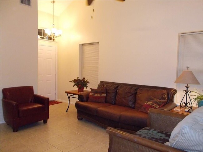 Foto del edificio - 1163 Miss Kimberly Ln