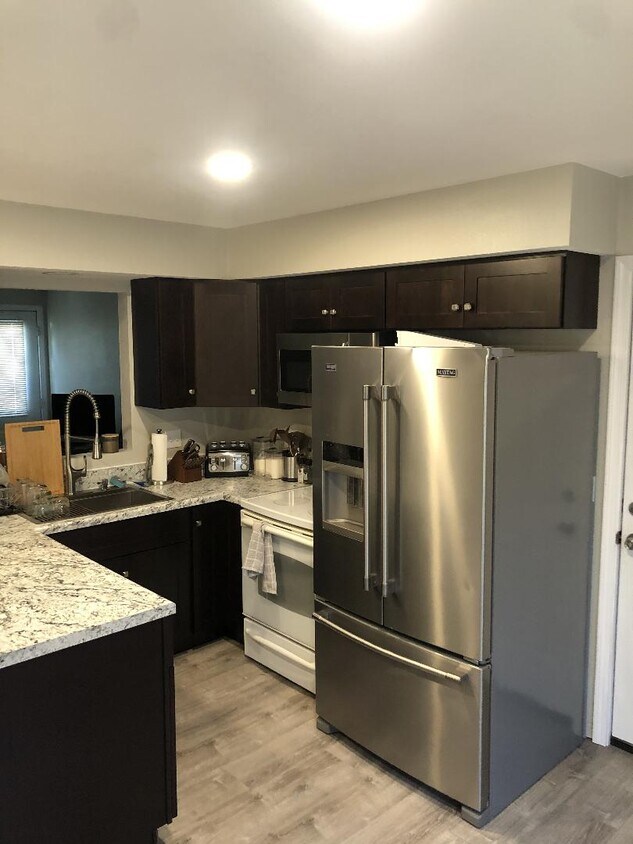 Foto principal - 1017 W Sunset Dr