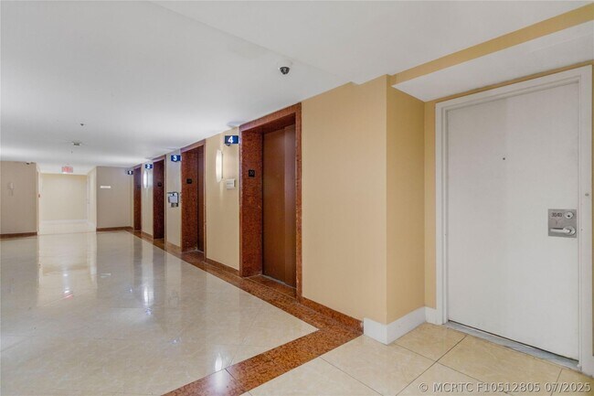 Foto del edificio - 1717 N Bayshore Dr
