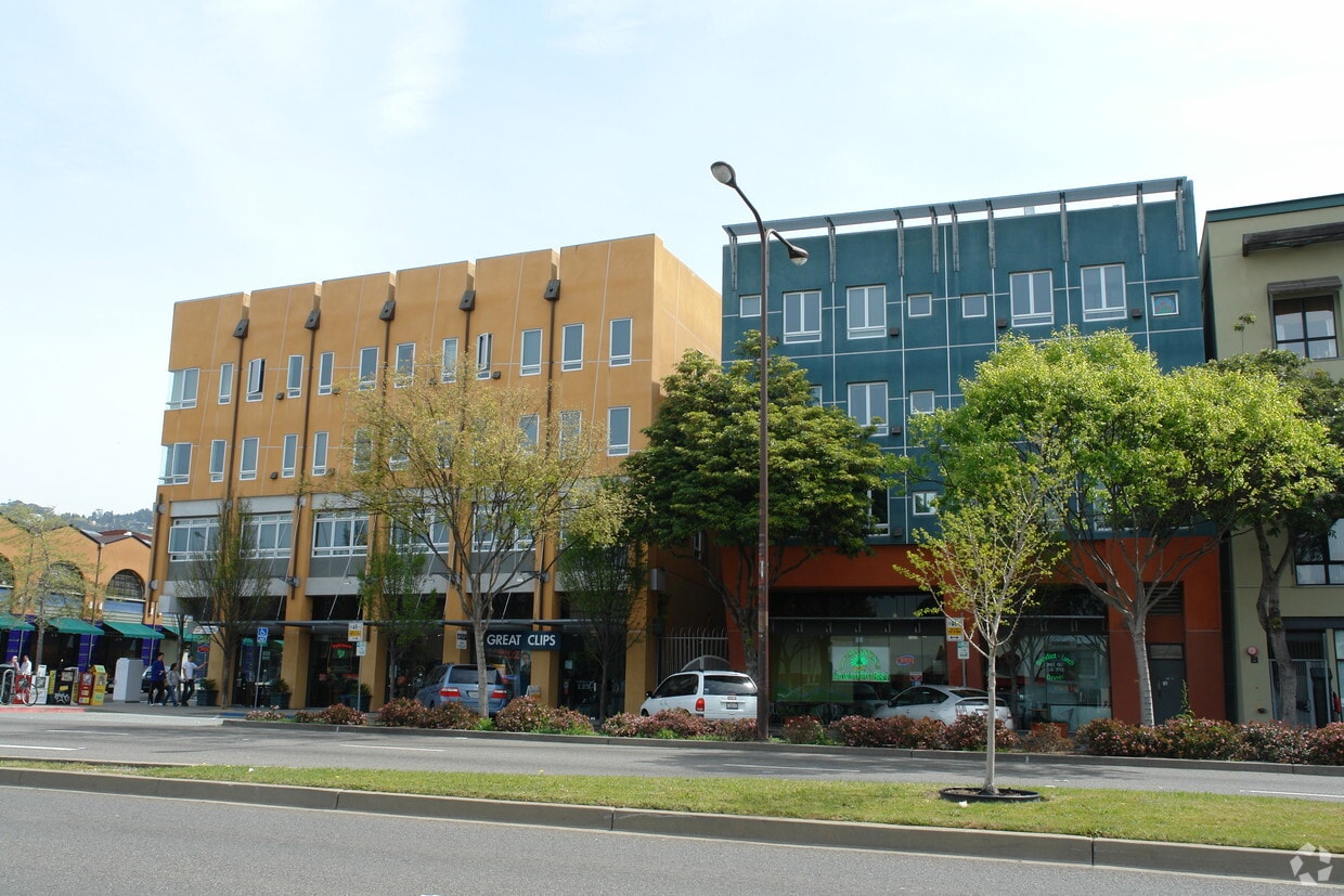Foto del edificio - & 2415 Shattuck-Manville Apartments