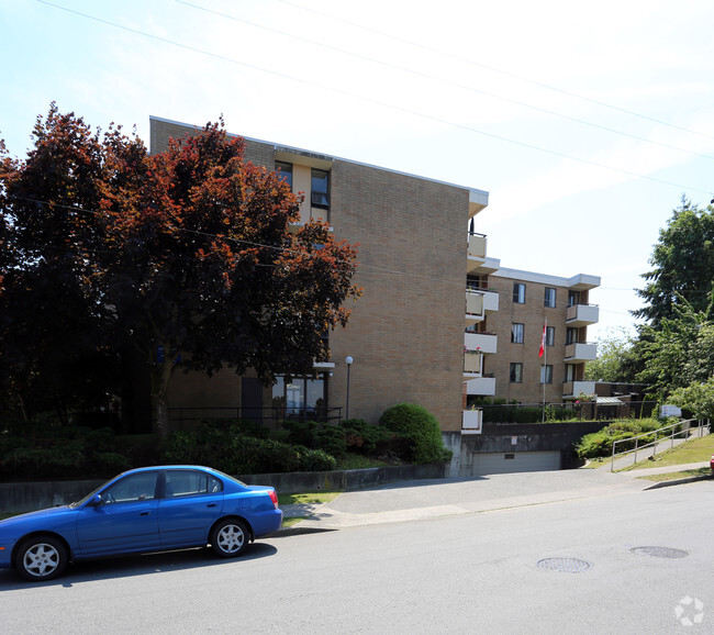 Building Photo - Maple Crest Apartments