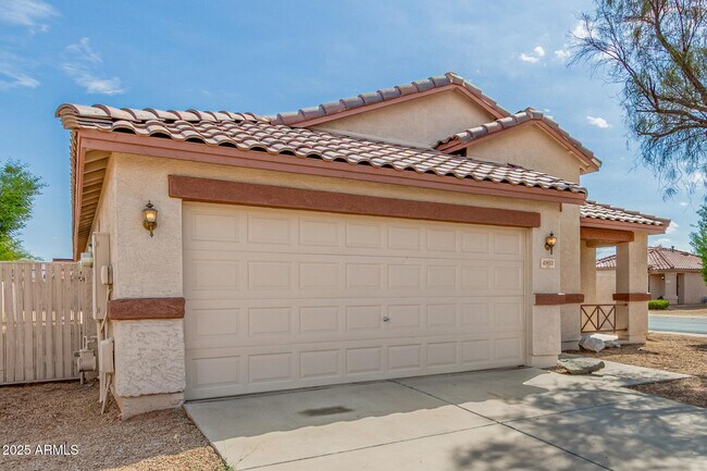 Foto del edificio - 4803 N 92nd Ln