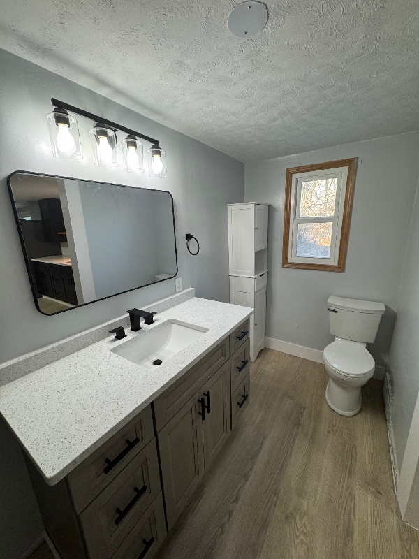 Photo - 2355 Glenbury St House