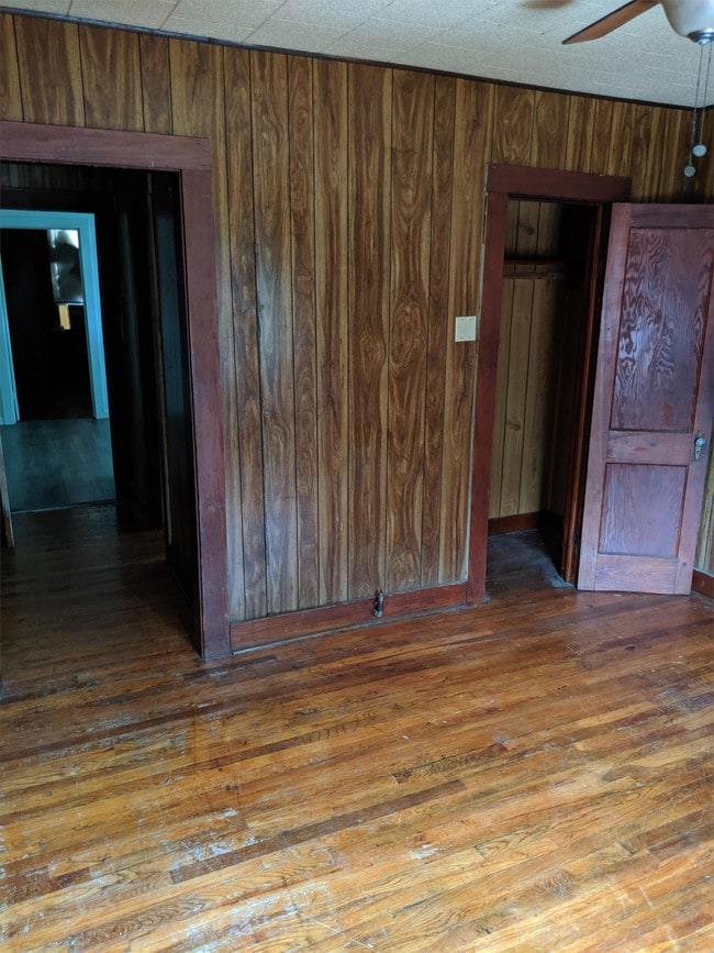 Foto del edificio - 2348 Iroquois St