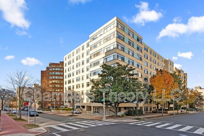 Foto del edificio - 2401 H St NW