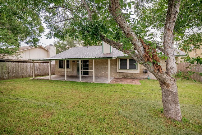 Building Photo - Great Home in a Great Neighborhood