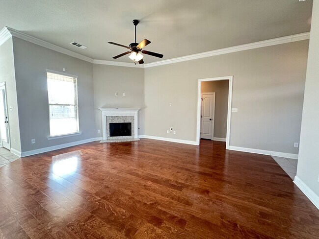 Foto del edificio - *$500 off FIRST MONTHS RENT MOVE IN SPECIAL* (LUCIEN FIELD ESTATES-SOUTHEAST SHREVEPORT-BEAUTIFUL...