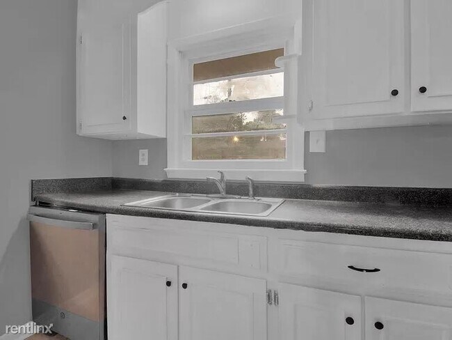 Foto del edificio - 3 br, 1.5 bath House - 1750 Wellons Dr