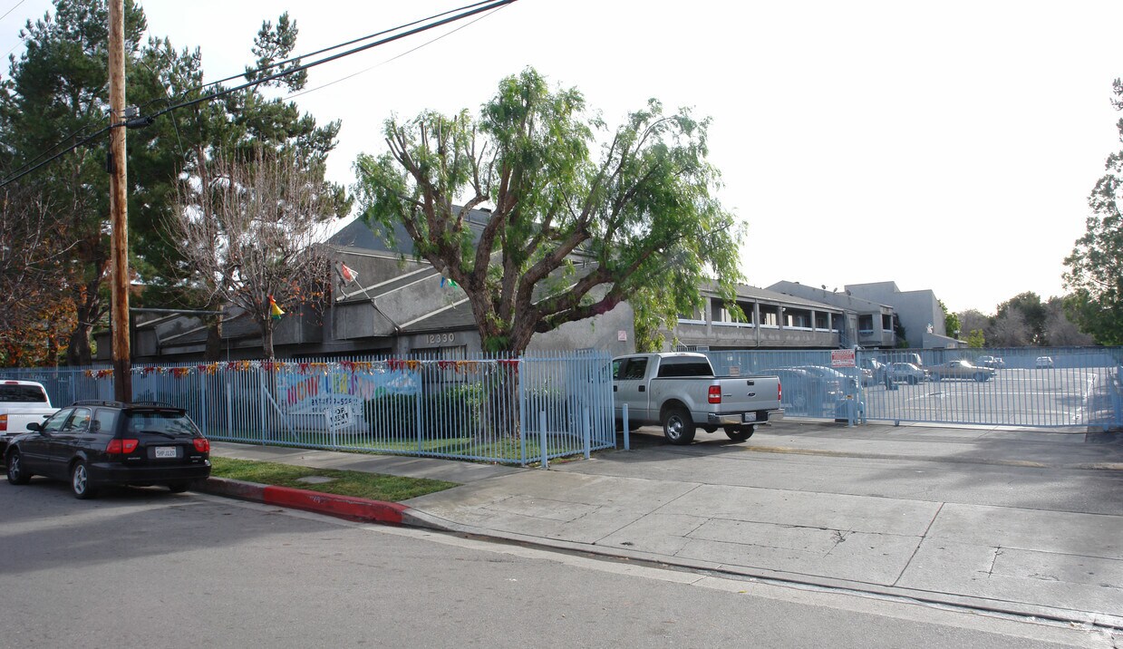 Foto del edificio - Osborne Gardens Apartments