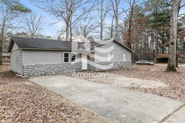 Foto del edificio - 3520 Pinewood Loop