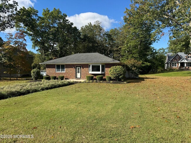 Foto del edificio - 196 Willow Dr