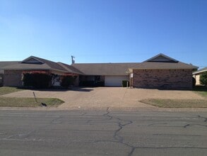 Building Photo - 1513 Breezy Dr