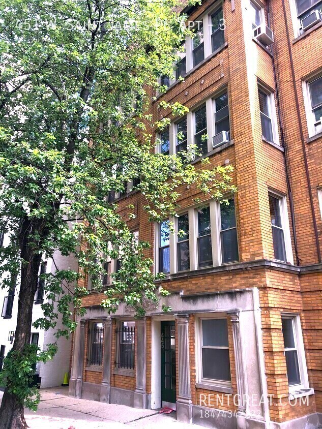 Foto principal - 451 W St James Pl