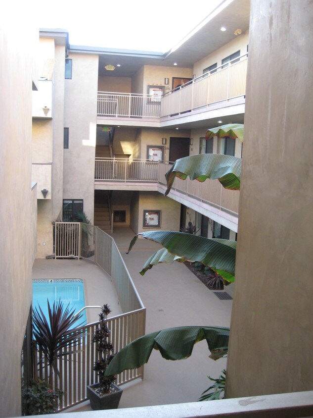 Foto principal - 931 N Alfred St