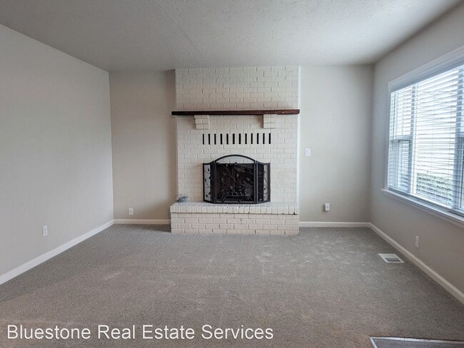 Building Photo - 2 br, 1 bath House - 7606 SE Henderson St.
