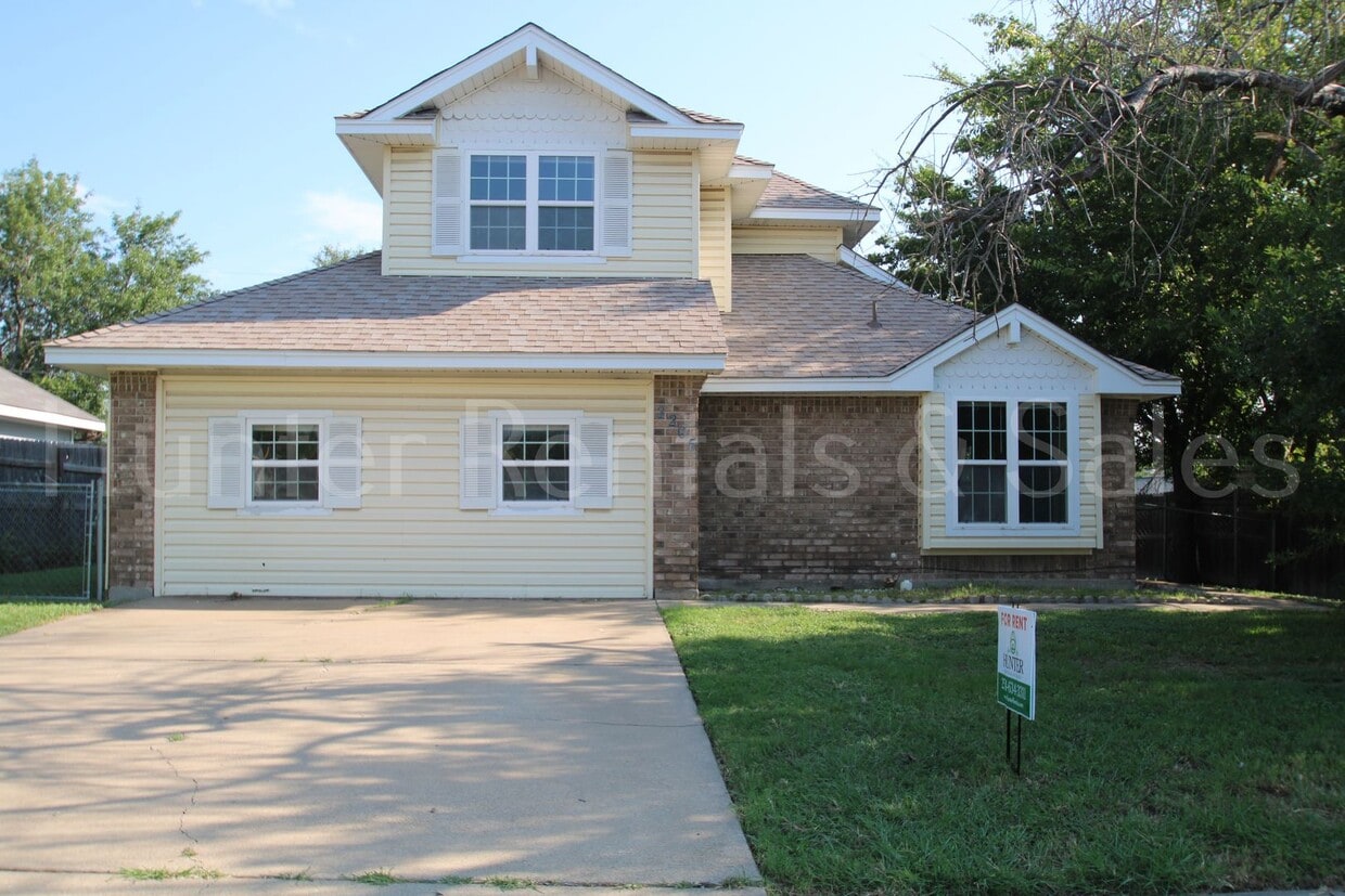 Foto principal - Two Story Willowsprings Home