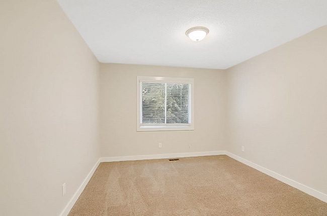 Foto del edificio - 915 Buckingham Rd