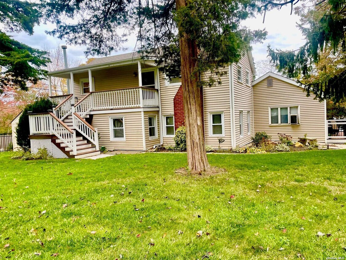 Primary Photo - 28 Bellrose Rd