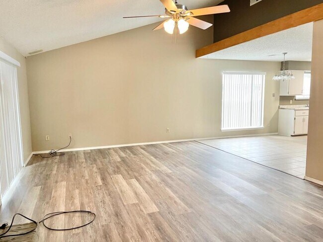 Foto del edificio - 4819 NE Winfield Cir