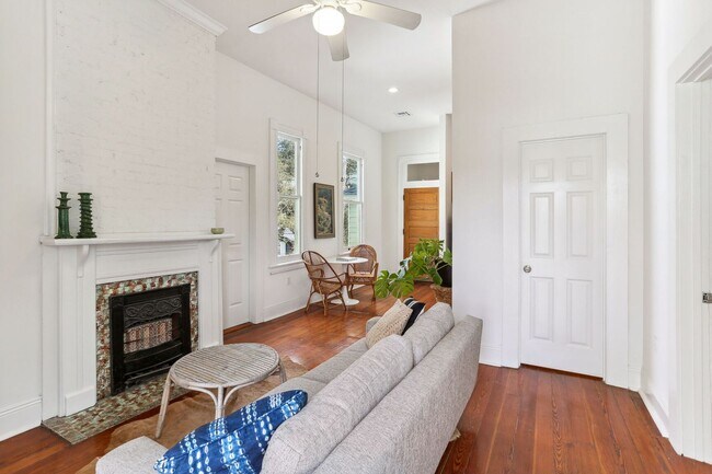 Foto del edificio - Updated 2BD 1/2 Block off Canal St in Midcity!
