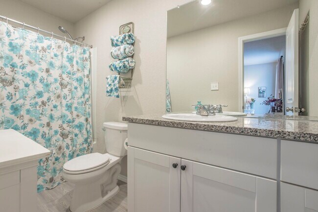 Foto del edificio - 2527 Pechora Pipit