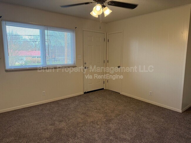 Foto del edificio - 1420 McArthur Rd